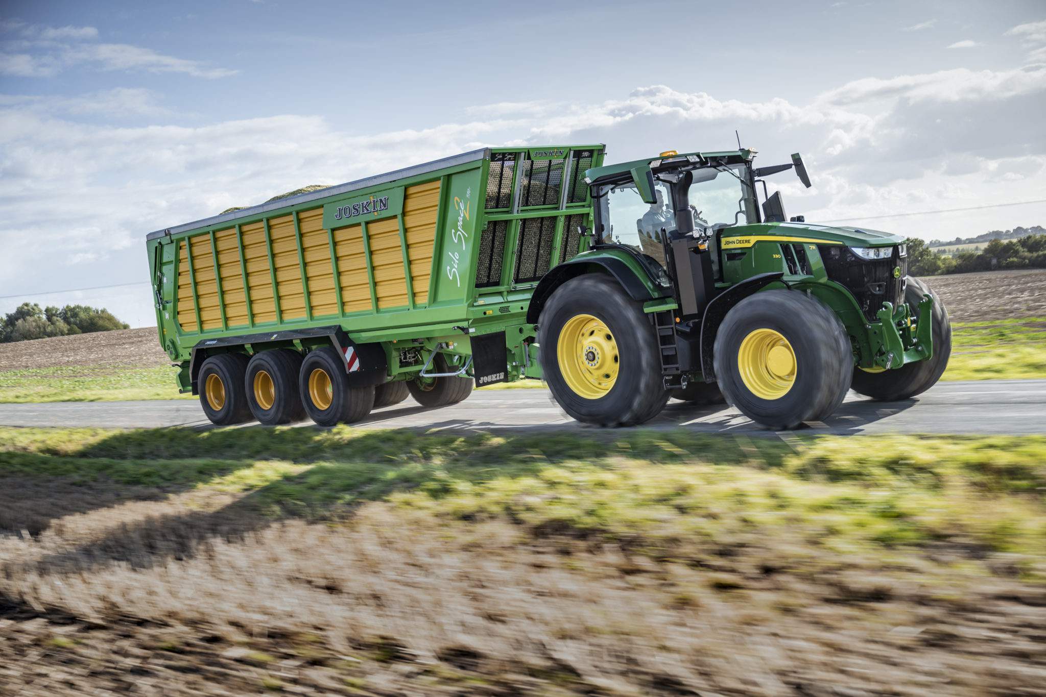 Ciągnik John Deere 7R bardzo ekonomiczny pod względem zużycia paliwa