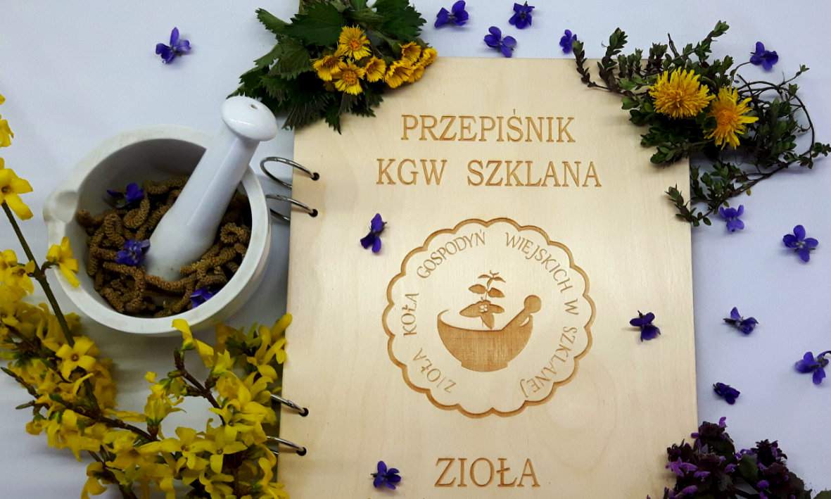 Drewniana okładka miała nadać przepiśnikowi nie tylko estetyczny wygląd, ale i trwałość