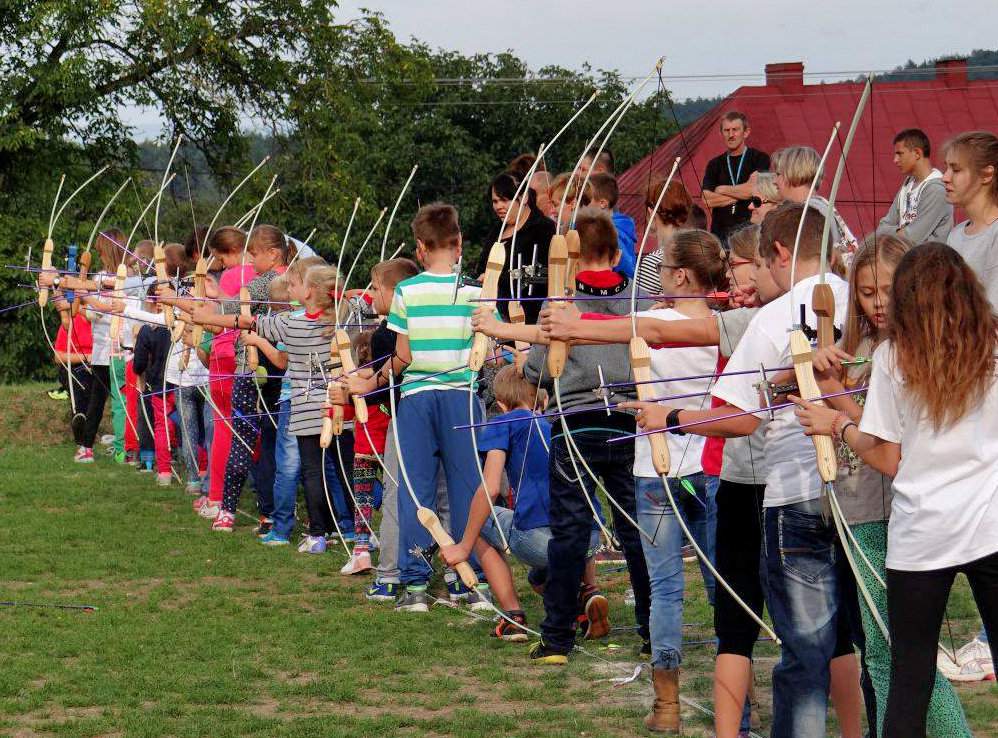 Członkinie koła corocznie zapewniają jadło uczestnikom ogólno- polskich mistrzostw łuczniczych odbywających się w Skorkowie. Swoich sił w strzelaniu próbują również najmłodsi