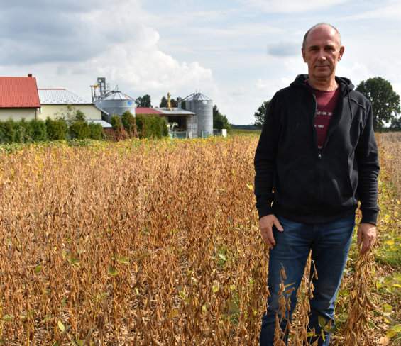 Produkcja roślinna w gospodarstwie Marka Michalika w Pawłowicach (gm. Stężyca, powiat rycki) jest prowadzona na ok. 100 ha (60 ha własność, reszta dzierżawy). Gleby są klasy od III do VI i prowadzona jest w gospodarstwie wyłącznie produkcja roślina w płodozmianie pięciu grup roślin: zboża (pszenica ozima i żyto ozime), kukurydza, słonecznik, rzepak ozimy i soja.