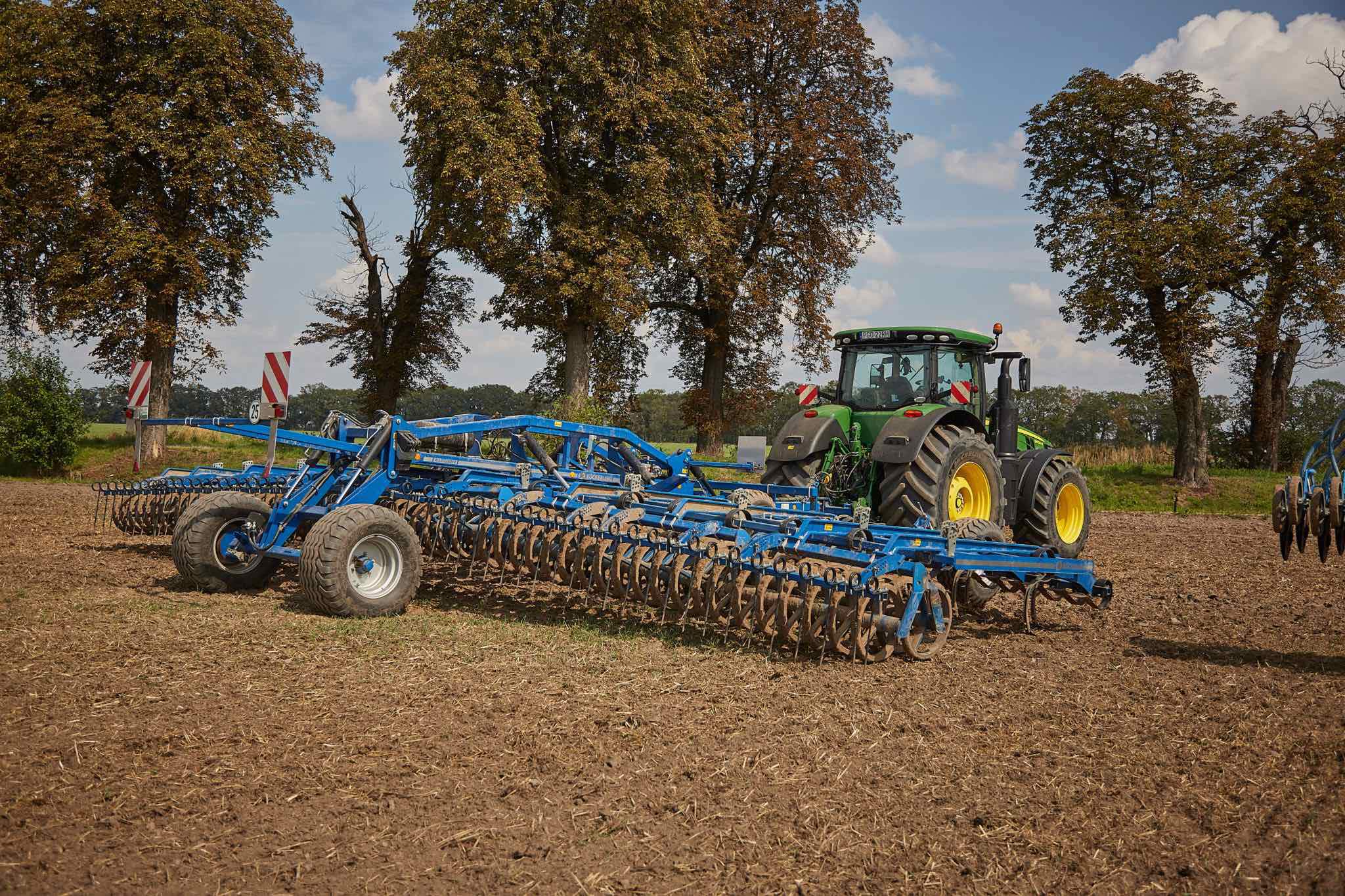 Według testów DLG, John Deere 8400R wykorzystuje w 94% swoją moc pociągową 