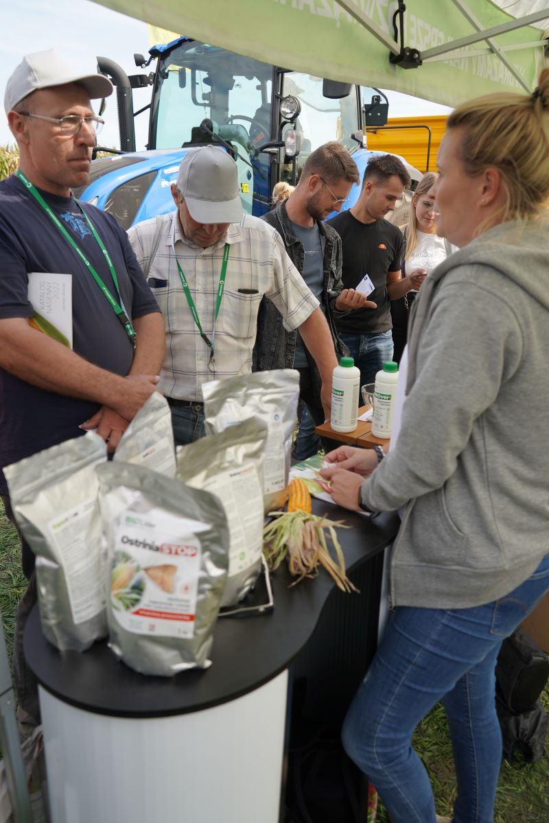 Problemy z omacnicą nie ustają. Wielu rolników interesowała w tym zakresie oferta firmy PROCAM i dopytywali o szczegóły działania i stosowania ciekawego produktu biologicznego OstriniaSTO​P