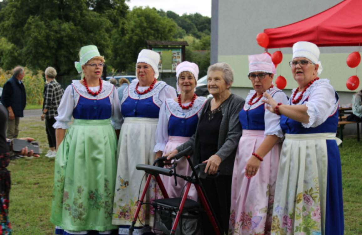 Panie ze Stowarzyszenia Rozwoju Wsi Hajduki Nyskie to nie tylko znakomite gospodynie, ale także śpiewaczki