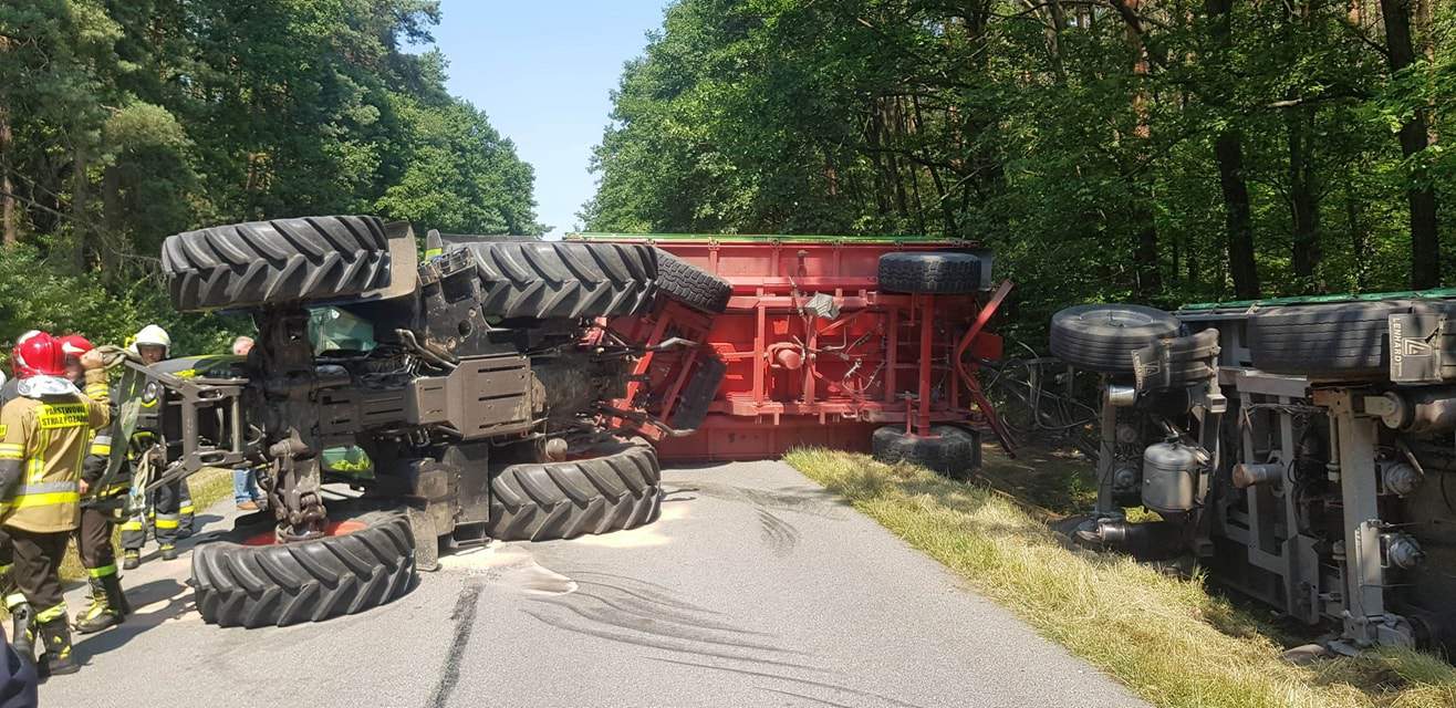 Oleśnica: przewrócił się ciągnik rolniczy i zablokował drogę 