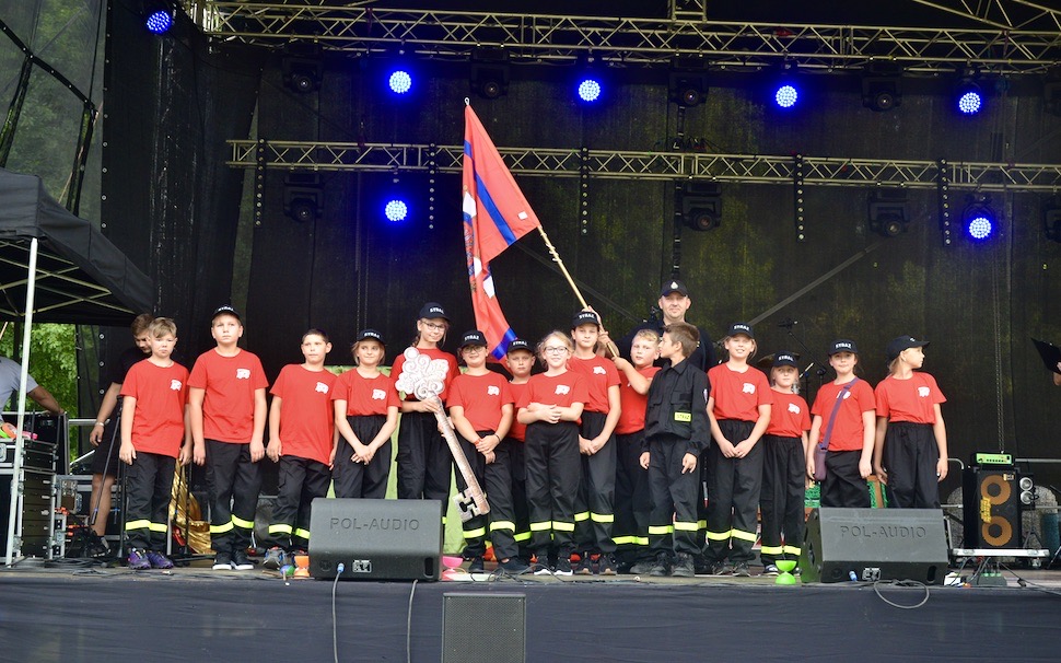 Młodzieżowa Drużyna Pożarnicza złożyła uroczyste ślubowanie i odebrała klucz do Miasta Lipna