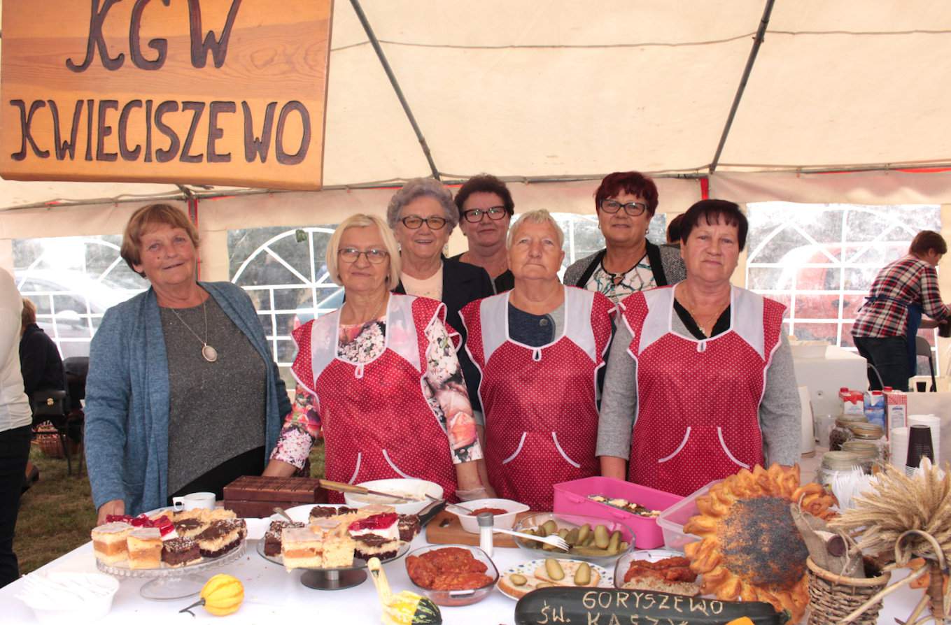 Panie z Kwieciszewa proponowały muffinki z kaszy gryczanej z dodatkiem żurawiny 