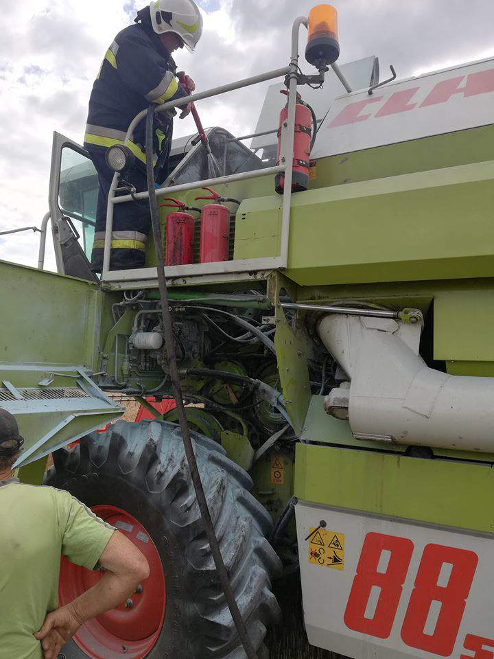 Pod Wągrowcem zapalił się kombajnu. Strażacy... chwalą rolnika