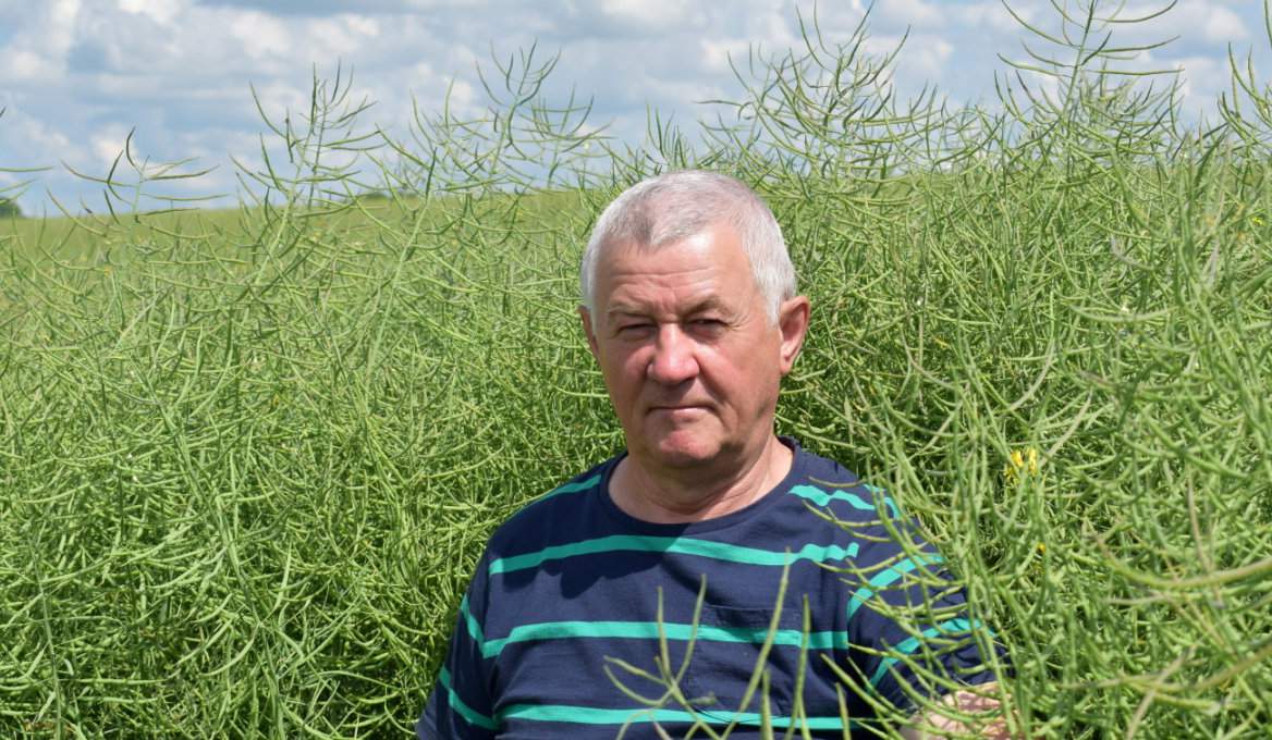 „Agro-Fundusz Mazury” Sp. z o.o. gospodaruje na 3327 ha. Na czele spółki stoi prezes Ralf Friedrichsen. Siedziba firmy zlokalizowana jest w Drogoszach w powiecie kętrzyńskim. Spółka zajmuje się produkcją roślinną. W strukturze zasiewów dominują uprawy ozime, rzepak 1300 ha, pszenica 838 ha. Pozostałe uprawy to: jęczmień 582 ha, bobik 226 ha, groch 74 ha, pszenica jara 12 ha, rzodkiew oleista 24 ha i ziemniaki 190 ha, ponad 40 ha przeznaczonych jest na biologizację.