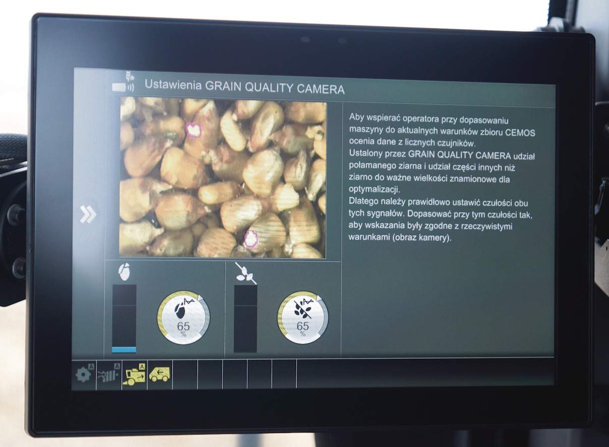System Grain Quality Camera pozwala na ekranie monitora ocenić ilość połamanych ziaren, które są oznaczane kolorem. W przypadku przekroczenia granicznej wartości wyświetlane jest ostrzeżenie