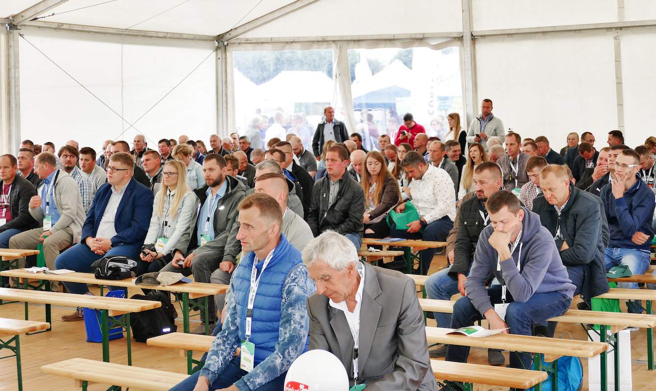 Tłoczno było zarówno na prelekcjach zorganizowanych w specjalnym namiocie...