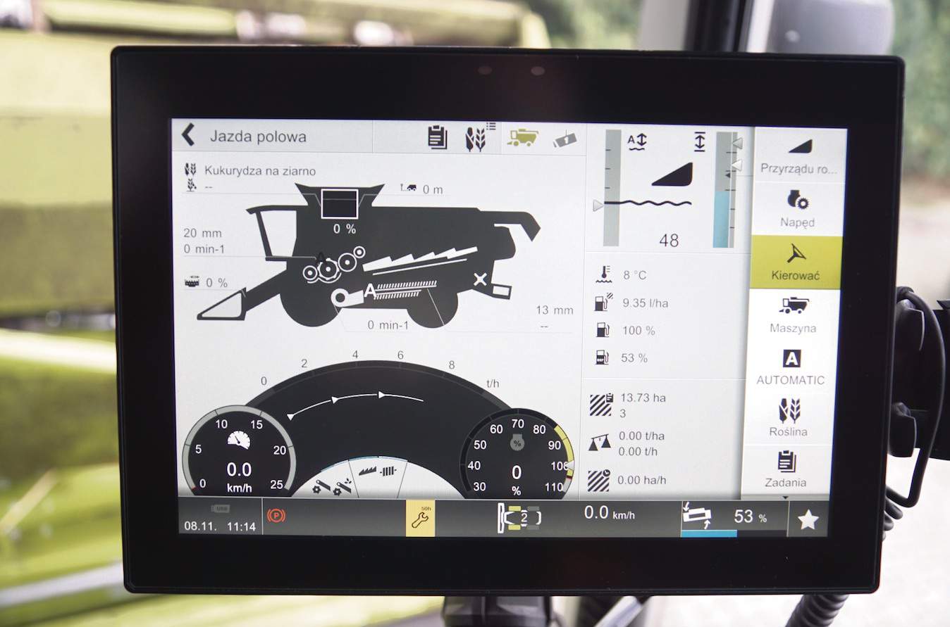 Teraz w Cebis wszystkie nastawy widoczne są na jednym ekranie. Bez przełączania można odczytać, jakie są ustawienia podzespołów kombajnu, jaka jest prędkość jazdy, straty i uszkodzenia ziarna, obciążenie silnika, a także ustawienie hedera, zużycie paliwa czy wydajność zbioru