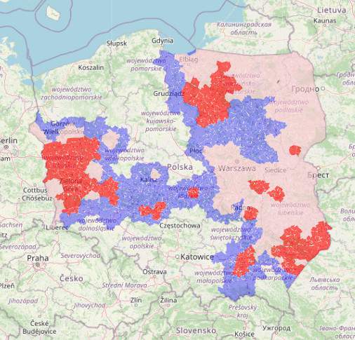 Mapa przedstawiająca zakres poszczególnych stref ASF i ogniska w stadach świń w 2021 r. 