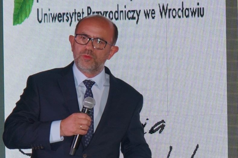 Prof. dr hab. Cezary Kabała z Instytutu Nauk o Glebie i Ochrony Środowiska Uniwersytetu Przyrodniczego we Wrocławiu