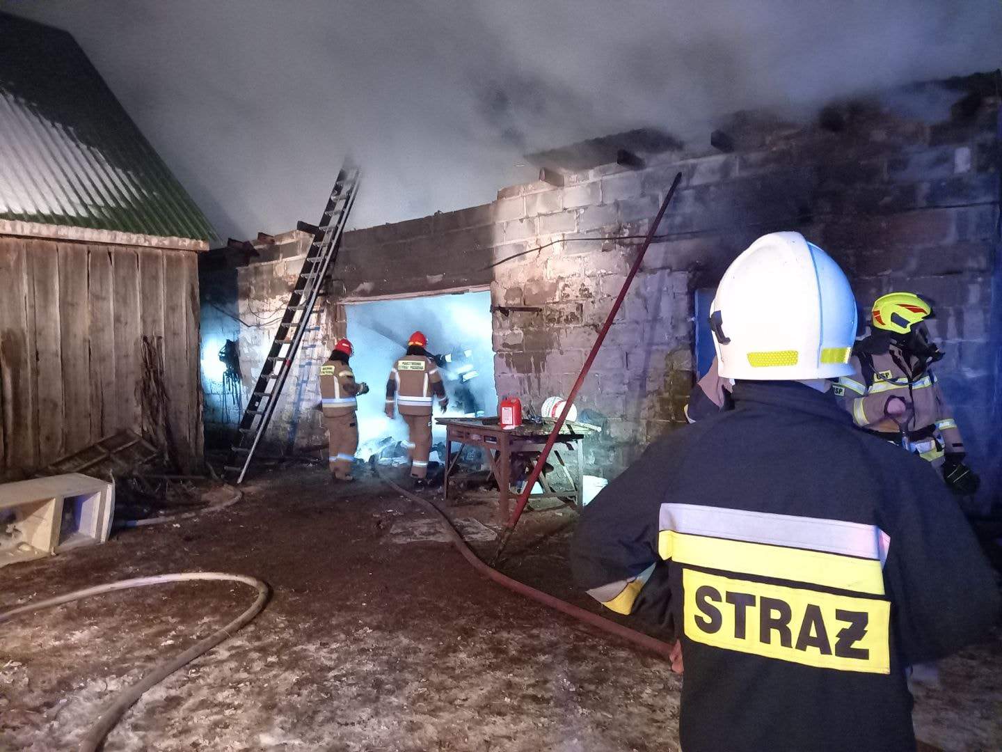 W Telążnej Starej doszło do pożaru budynku w wyniku którego padł koń oraz zwierzęta gospodarskie