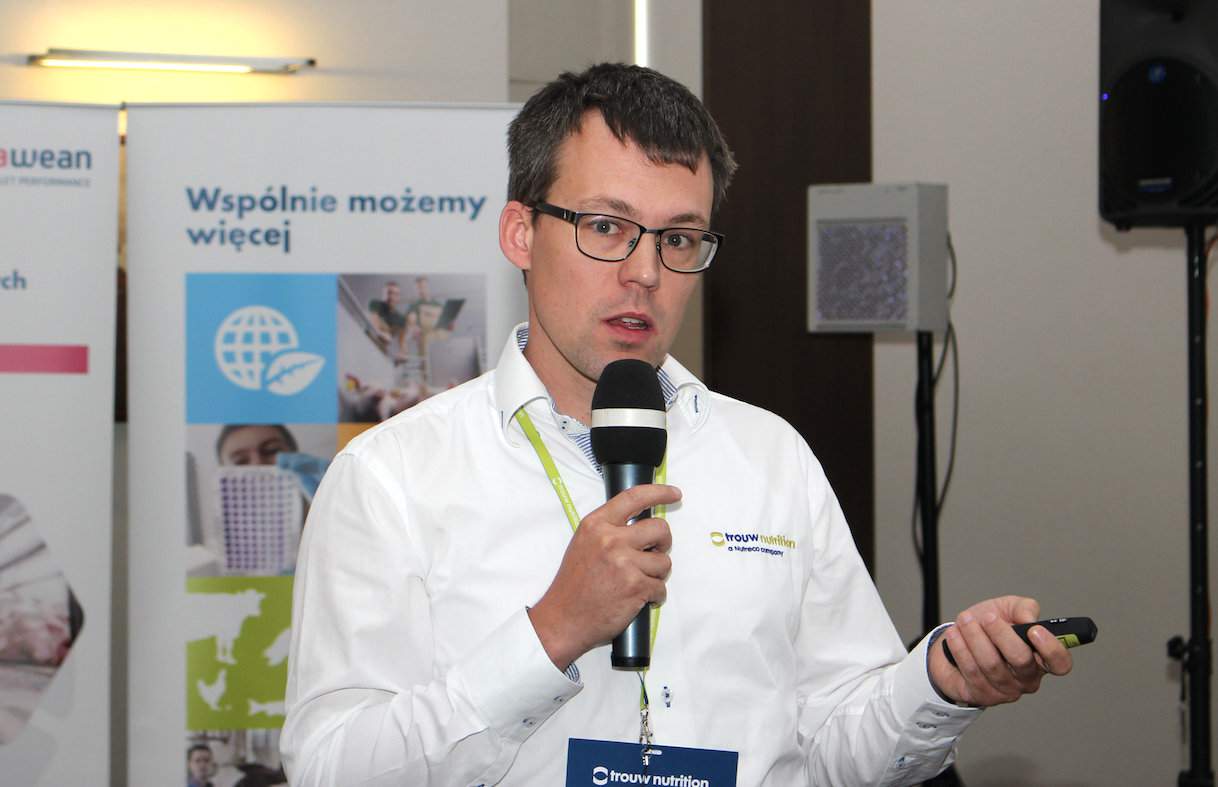 Zdaniem Rubena Decaluwe odrabianie strat masy ciała loch w późniejszym okresie ciąży grozi zbytnim otłuszczeniem samicy